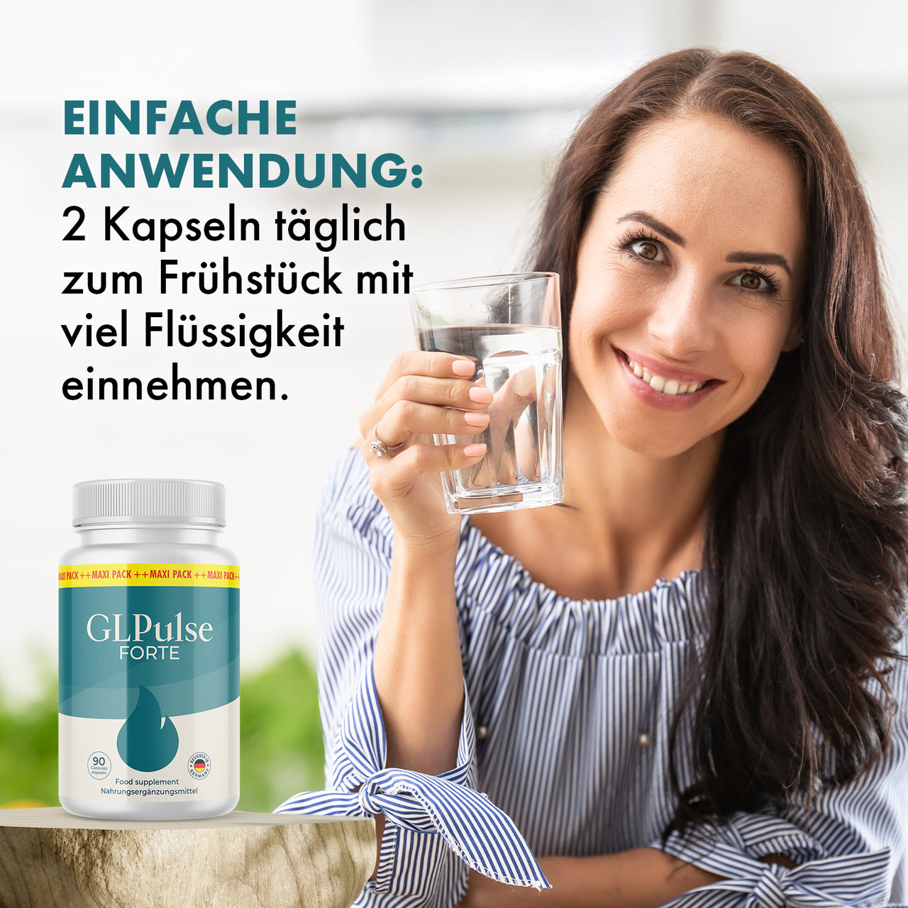Frau hält ein Glas Wasser neben GLPulse Forte mit Einnahmehinweis zu 2 Kapseln täglich morgens
