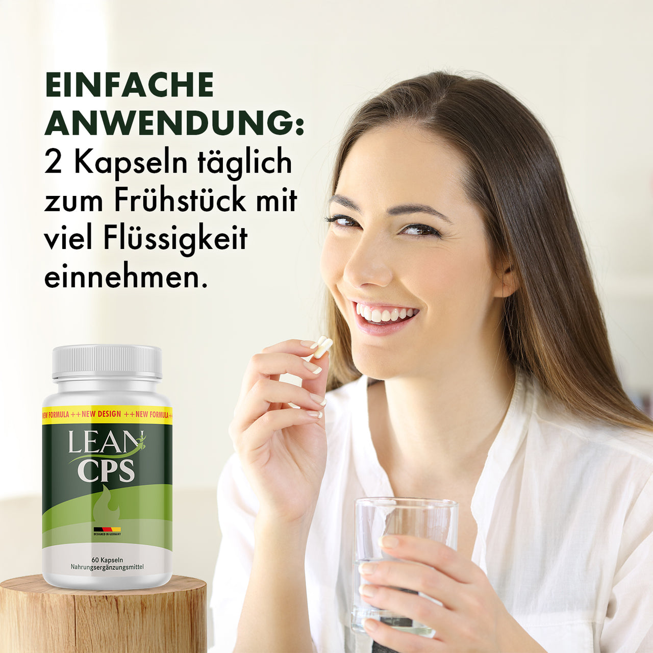 Person hält zwei Kapseln und ein Glas Wasser, daneben LEAN CPS und Einnahmehinweis zum Frühstück