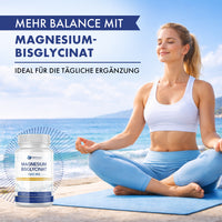 Thumbnail for Frau im Yogasitz am Strand neben Dose „Magnesium-Bisglycinat“, Text im Bild