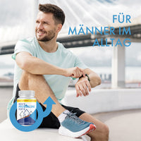 Thumbnail for Men’s Prostaline Forte Dose neben sitzendem Mann in Sportkleidung mit Hinweis - für Männer im Alltag