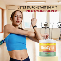 Thumbnail for Frau im Fitnessraum beim Dehnen neben NeoXylin Pulver Dose und großem Produkttext