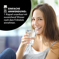 Thumbnail for Frau mit Wasserglas neben Anwendungshinweis für Force Vital Premium Kapseln