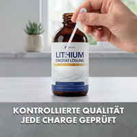Thumbnail for Provilea Lithium Orotat Lösung Flasche mit Pipette in der Hand und Schriftzug zur geprüften Charge unten