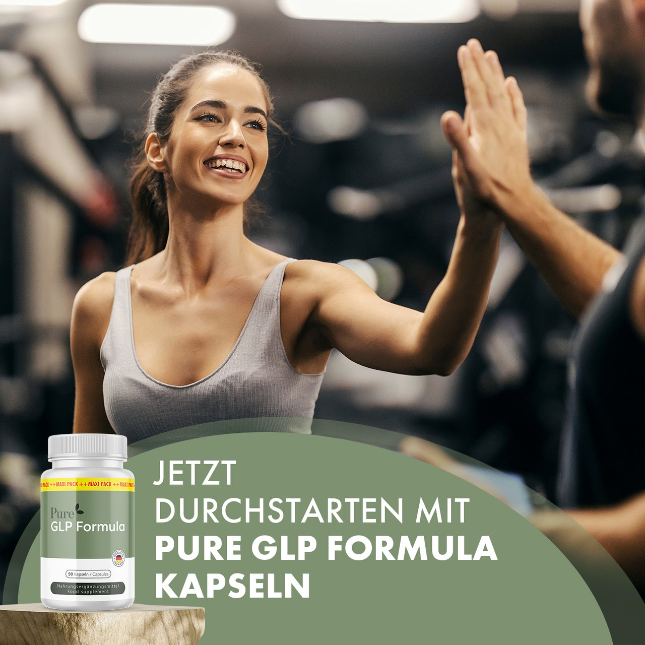 Frau im Fitnessstudio gibt High Five neben Dose Pure GLP Formula Kapseln mit Aufdruck Jetzt durchstarten