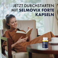 Thumbnail for Frau liest entspannt im Sessel neben Selmovix Forte Kapseln und dem Werbetext „Jetzt durchstarten“